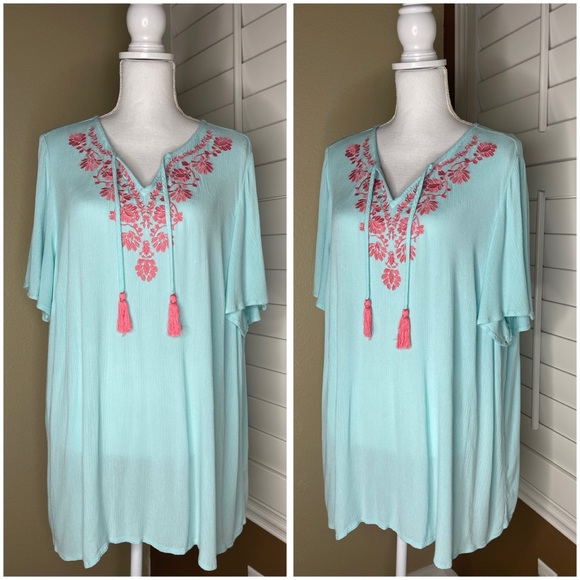 Plus Size Torrid Embroidered Blouse - Crinkle
Gauze Light Blue Size 2 - Picture 1 of 10